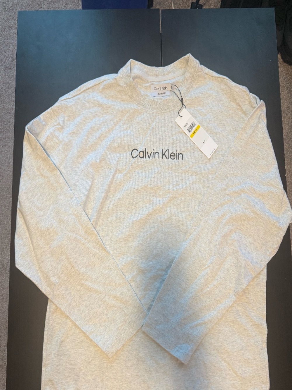 Calvin Klein Gray Long Sleeve Logo T-Shirt (Medium) – NWT